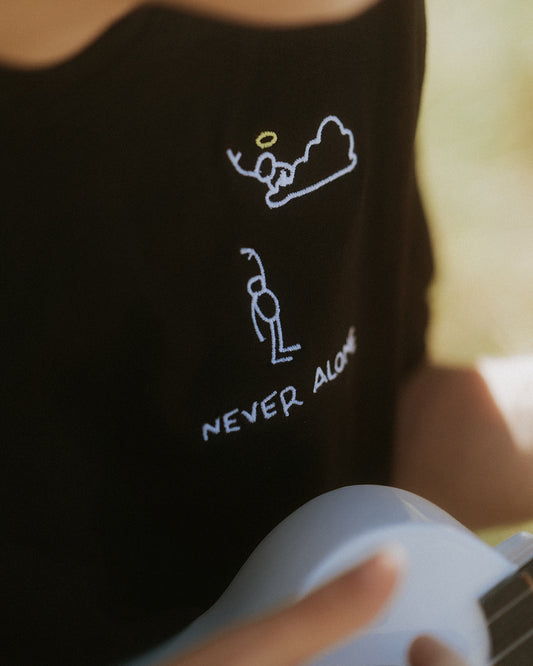 Tricou - Never Alone